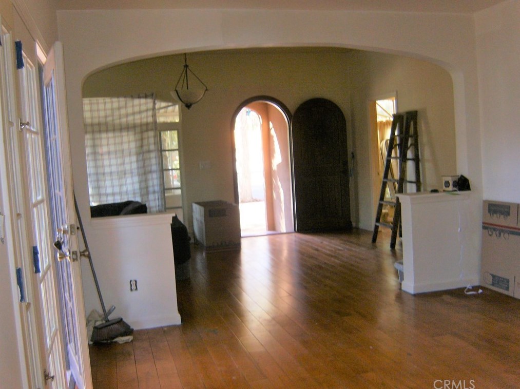 350 Mayflower Ave, Monrovia, CA 91016-1506