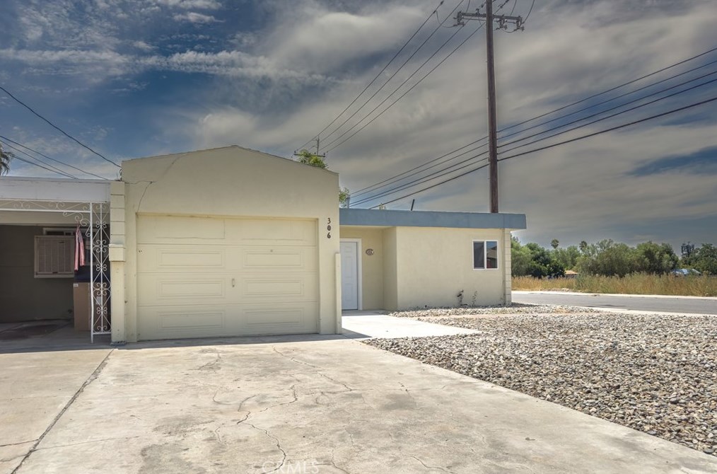 306 E 7th St, San Jacinto, CA 92583