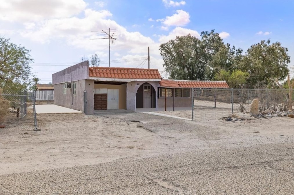 2326 Sand Ere Ave, Thermal, CA 92274-8505