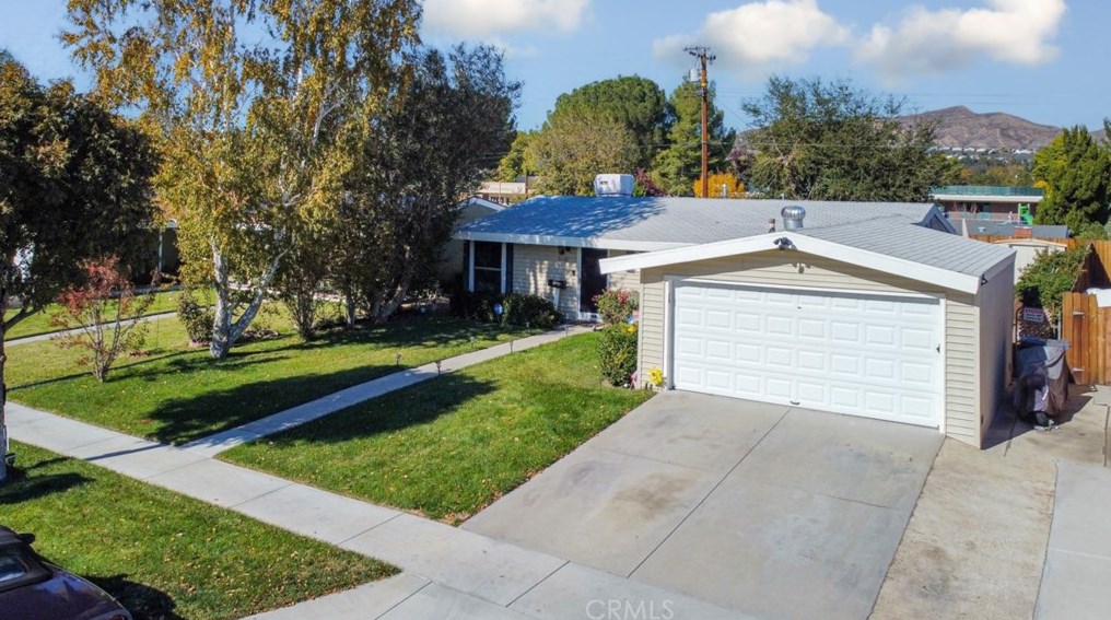 19047 Stillmore St, Santa Clarita, CA 91351
