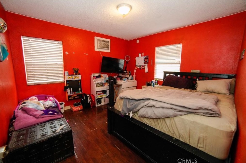 3375 Michigan Ave, South Gate, CA 90280