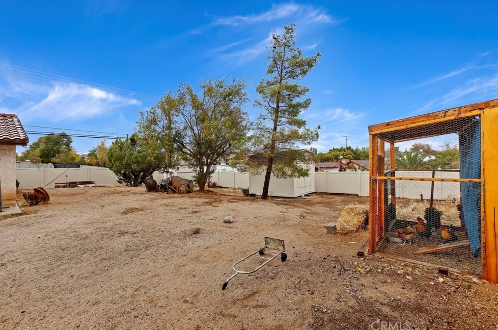 8135 C Ave, Hesperia CA  92345-5906 exterior