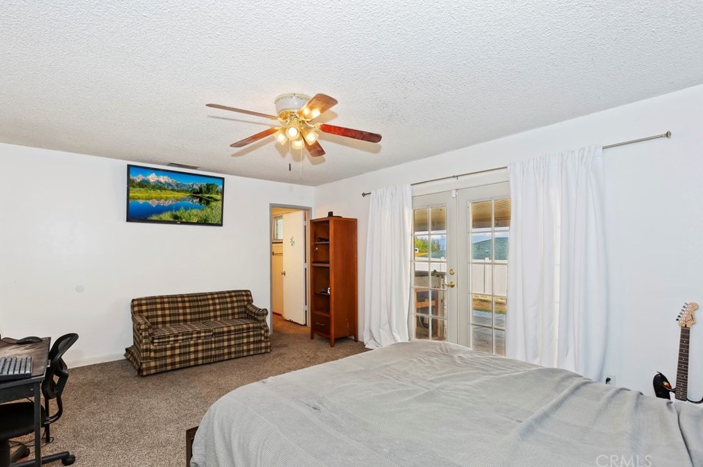 8135 C Ave, Hesperia CA  92345-5906 exterior