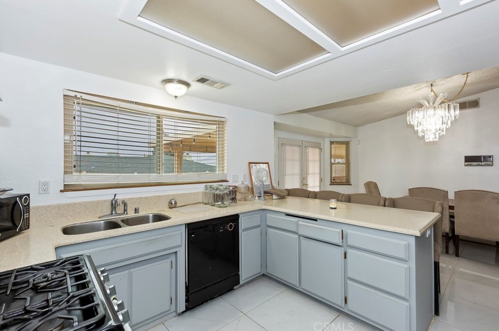 8135 C Ave, Hesperia CA  92345-5906 exterior
