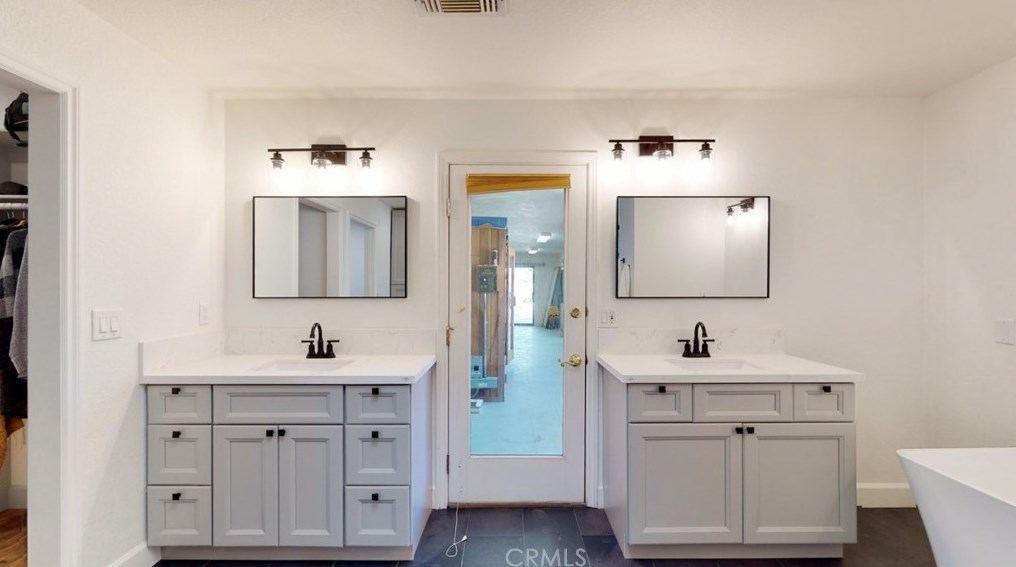 14795 Apple Valley Rd, Apple Valley CA  92307-5105 exterior