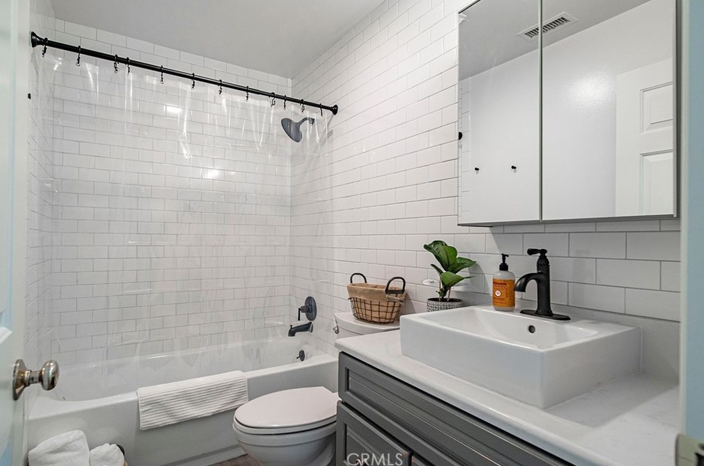 1866 Lundy Ave, Pasadena CA  91104-1054 exterior