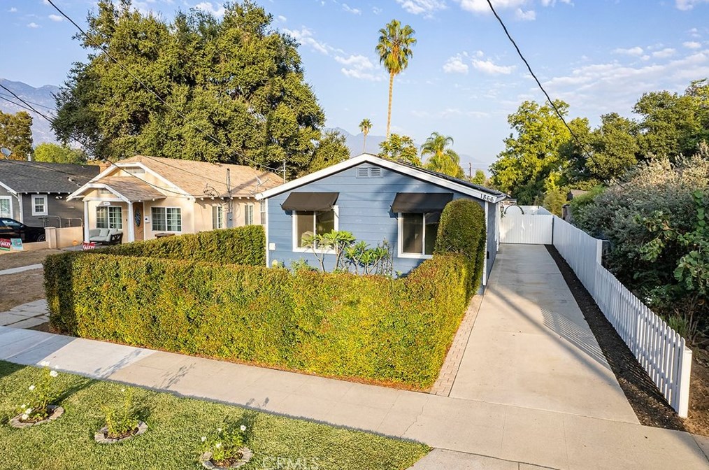 1866 Lundy Ave, Pasadena CA  91104-1054 exterior