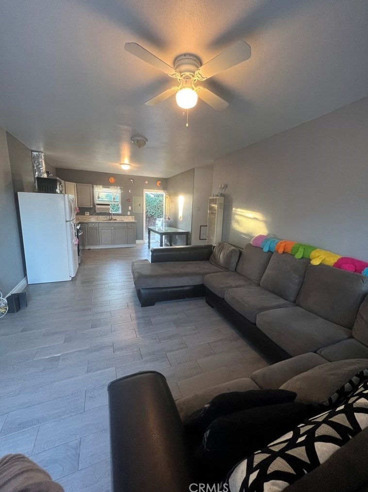 2275 Kathryn Ave, Pomona CA  91766-6325 exterior