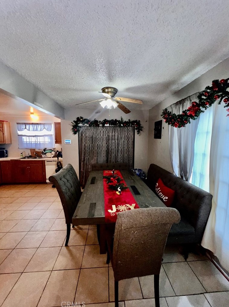 2275 Kathryn Ave, Pomona CA  91766-6325 exterior