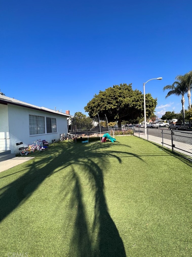 2275 Kathryn Ave, Pomona CA  91766-6325 exterior