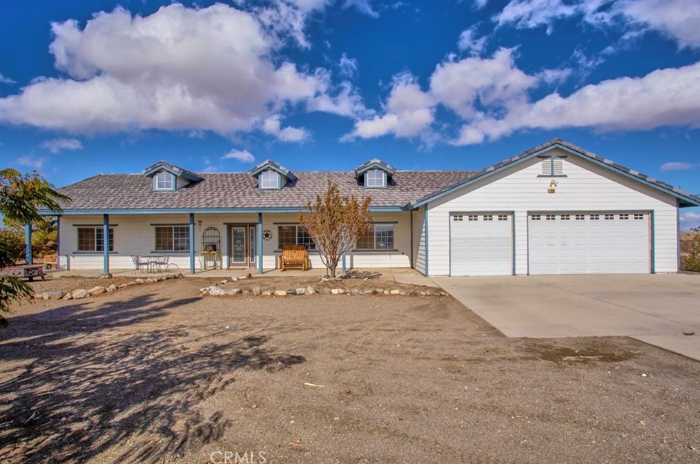 3884 Luna Rd, Phelan, CA