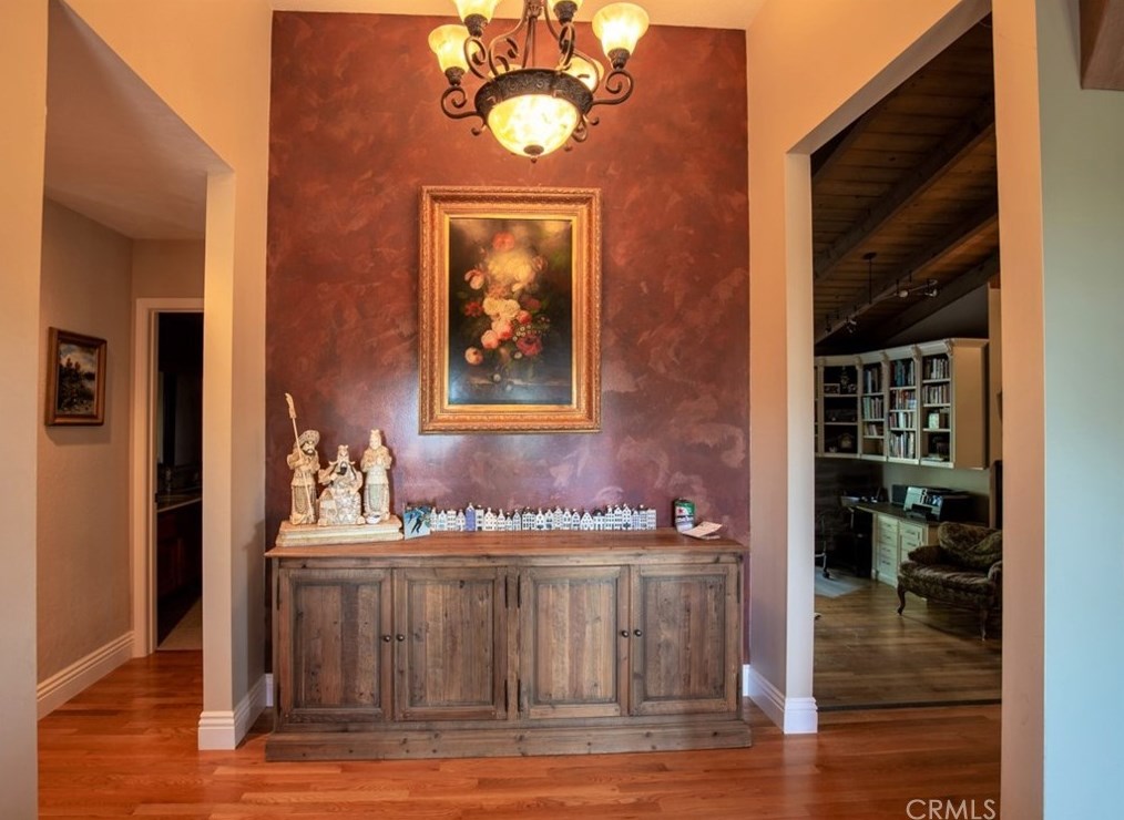 715 Ocean View Ct, Upland, CA 91784