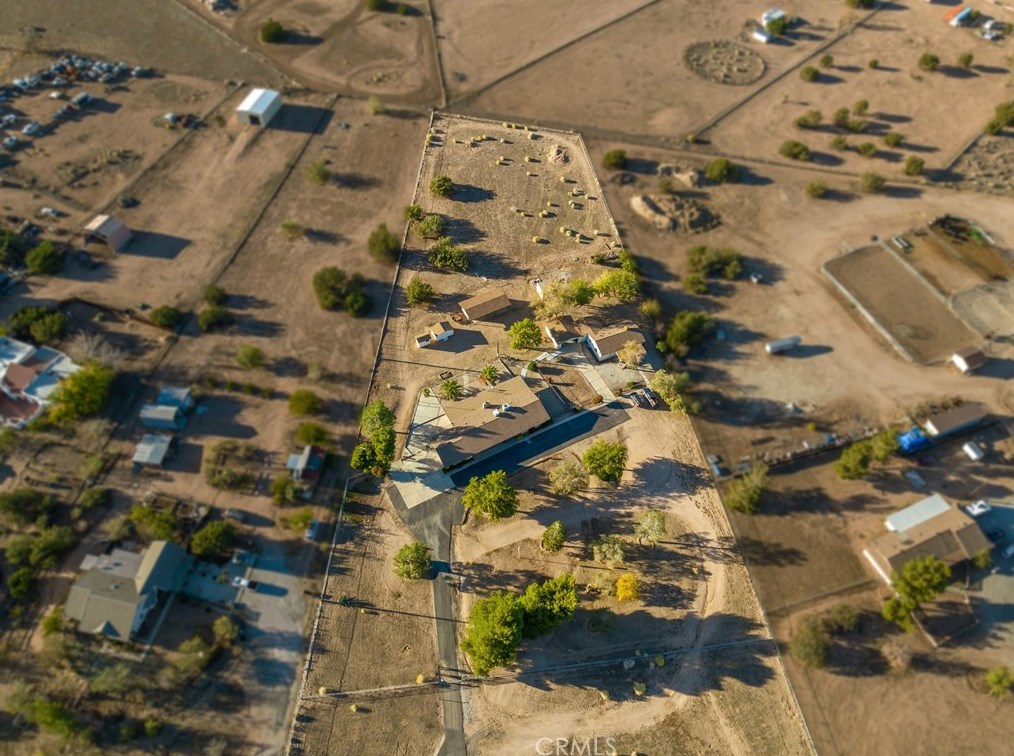 7476 3rd Ave, Hesperia, CA 92345-4369