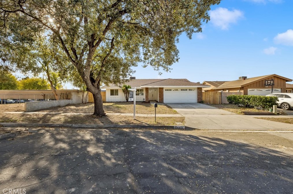 3985 Orchid Dr, Highland, CA 92346-2265