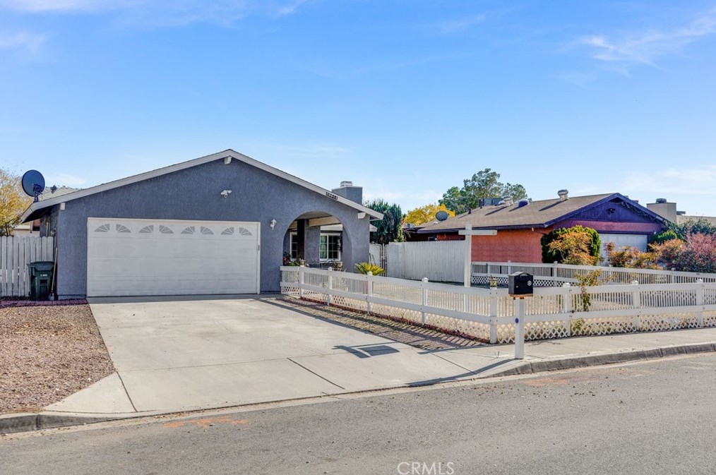 18611 Casaba Rd, El Mirage, CA 92301