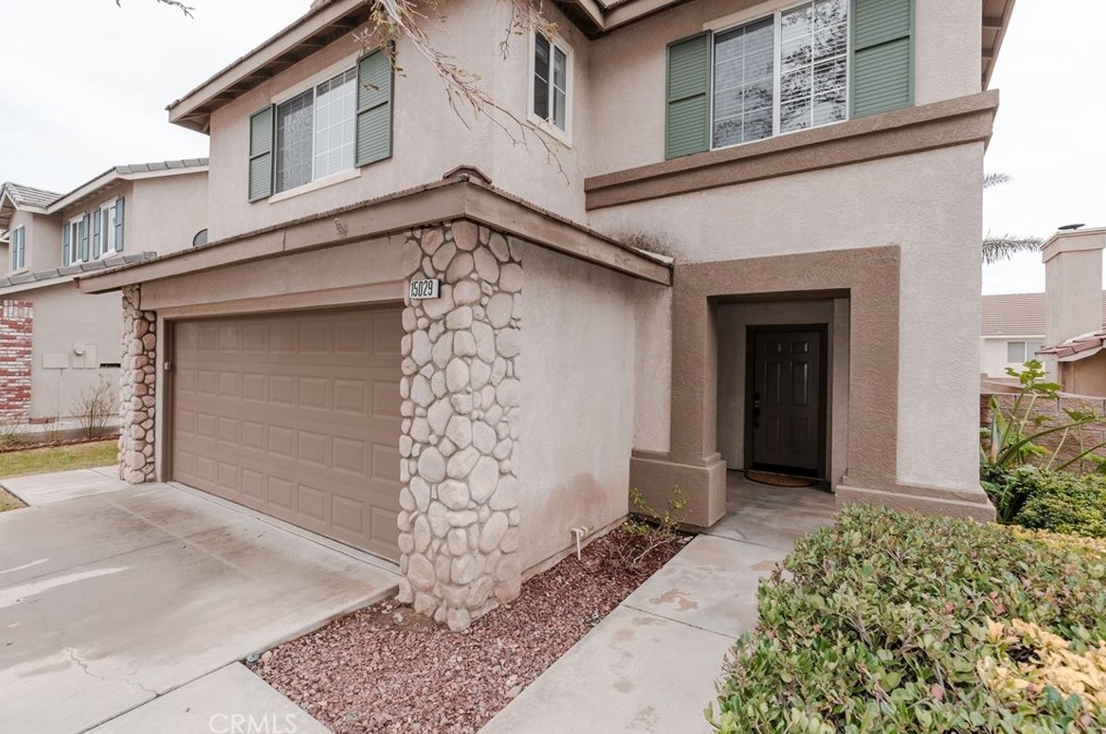 15029 Fox Ridge Dr, Fontana CA  92336-1101 exterior