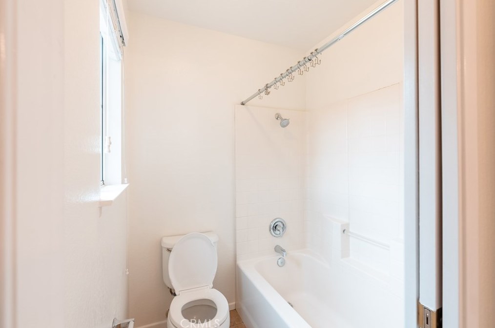 15029 Fox Ridge Dr, Fontana CA  92336-1101 exterior