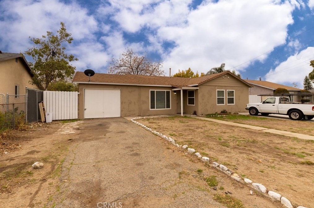 15349 Pine Ave, Fontana CA  92335-4370 exterior