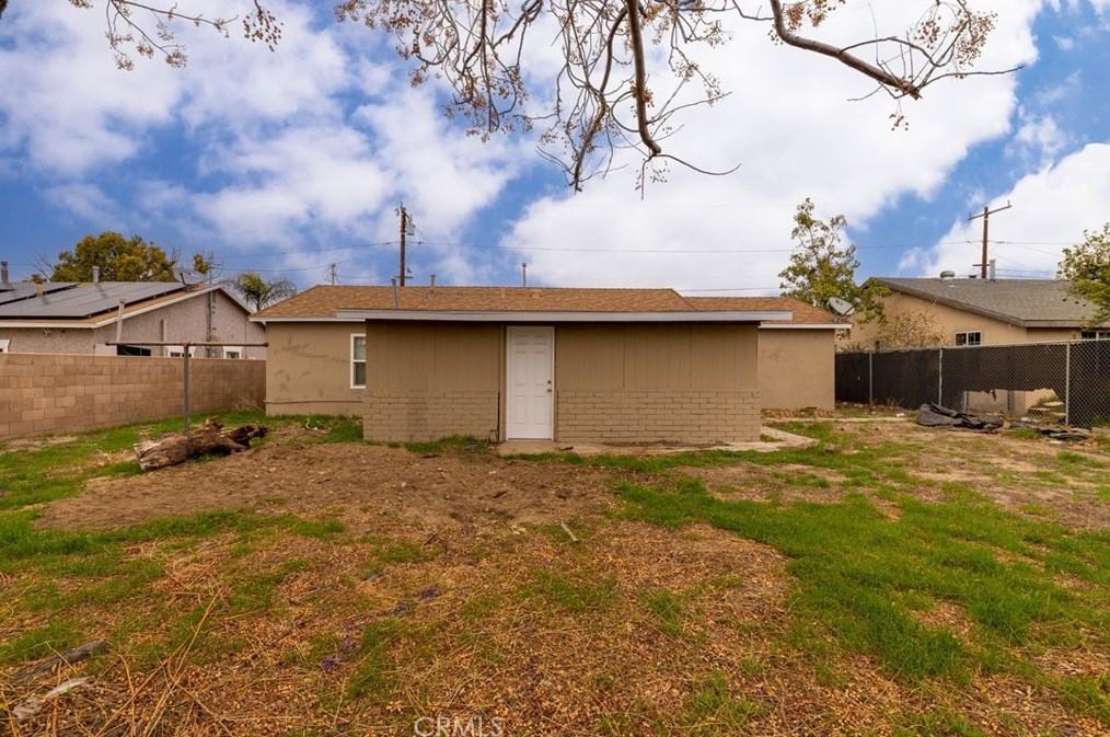 15349 Pine Ave, Fontana CA  92335-4370 exterior