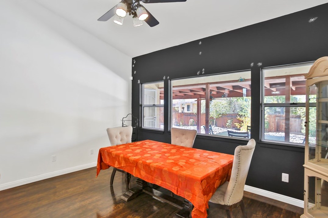 12390 Iroquois Rd, Apple Valley CA  92308-6890 exterior