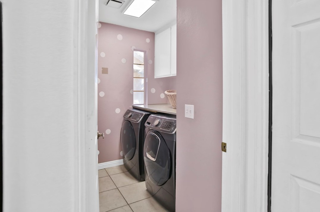 12390 Iroquois Rd, Apple Valley CA  92308-6890 exterior