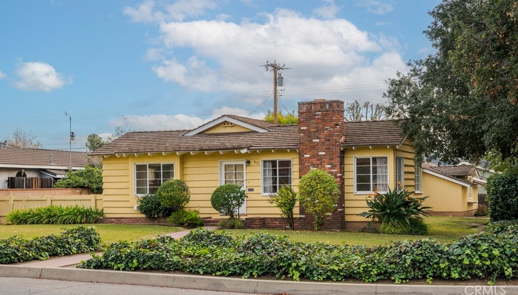 702 E Mountain View Ave, Glendora, CA 91741