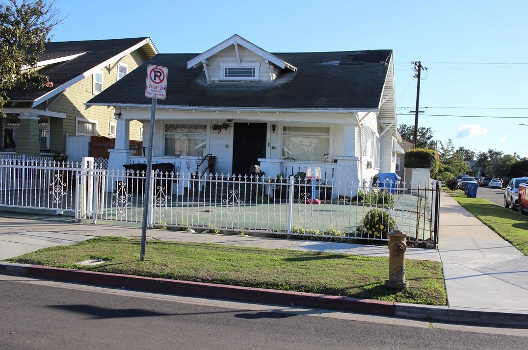 1424 50th St, Los Angeles, CA 90011-4430