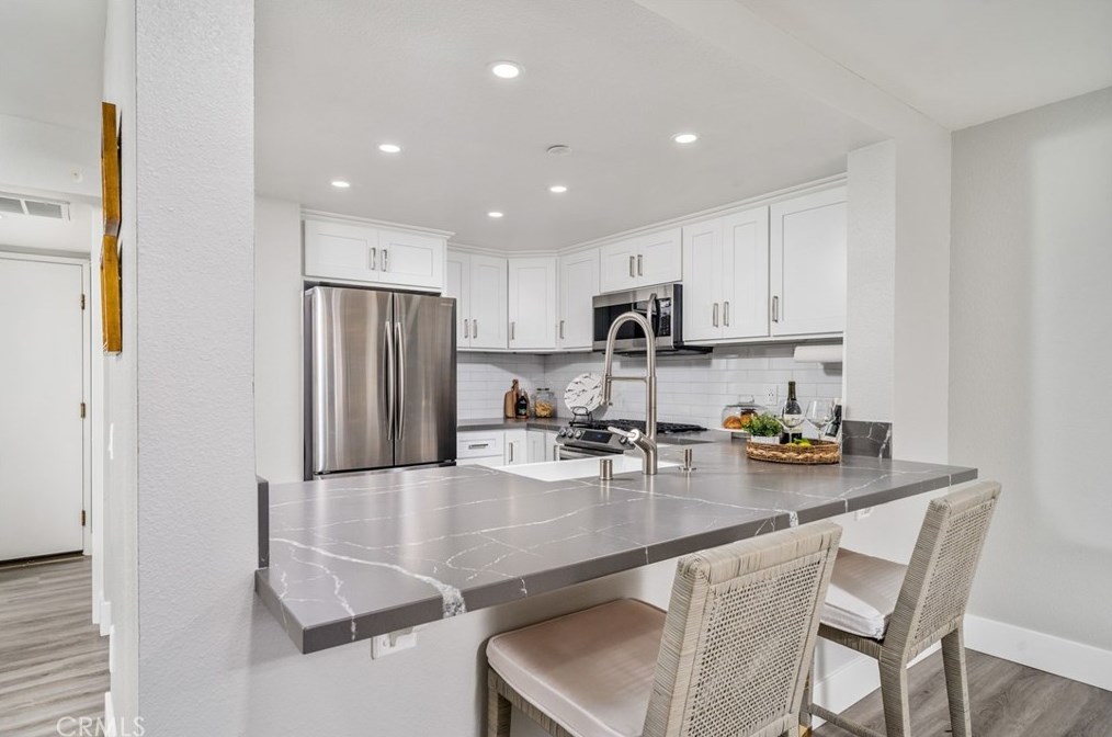 617 Monterey Ave, Monrovia, CA 91016-3276