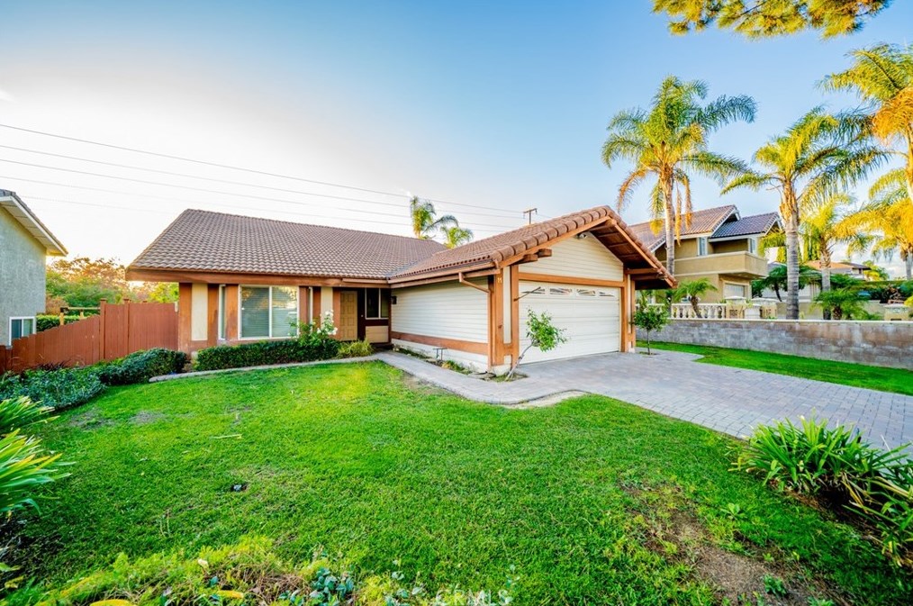 11 Ridge Crest Cir, Pomona, CA 91766-4914