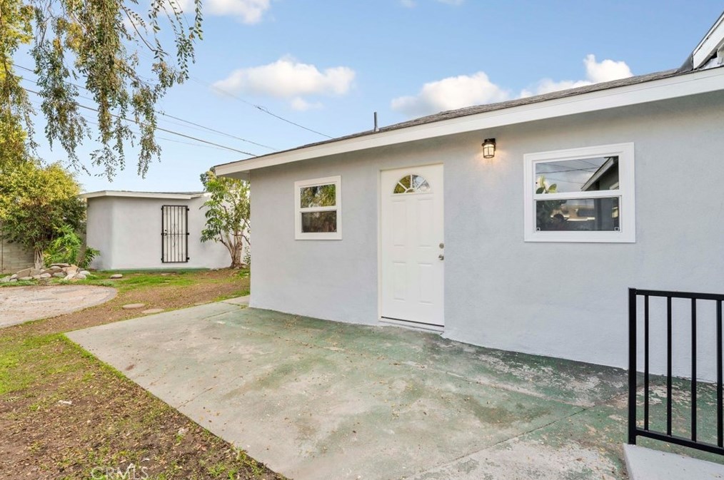 12112 Mckinley Ave, Los Angeles CA  90011-5408 exterior