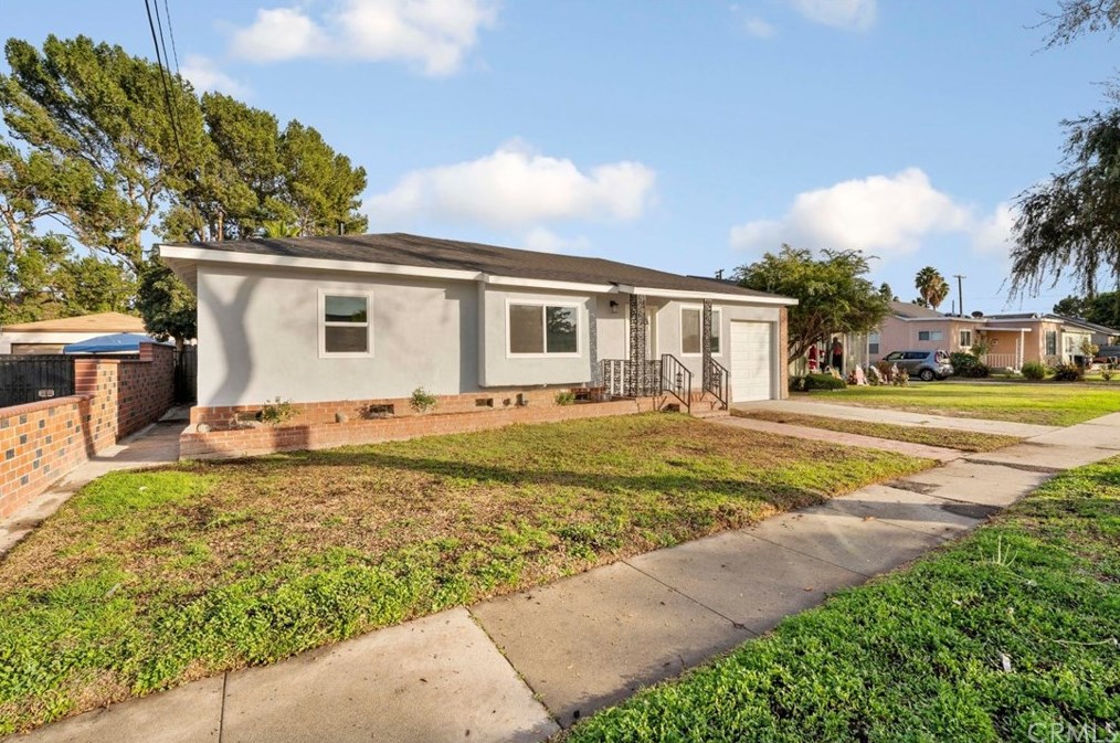 12112 Mckinley Ave, Los Angeles CA  90011-5408 exterior