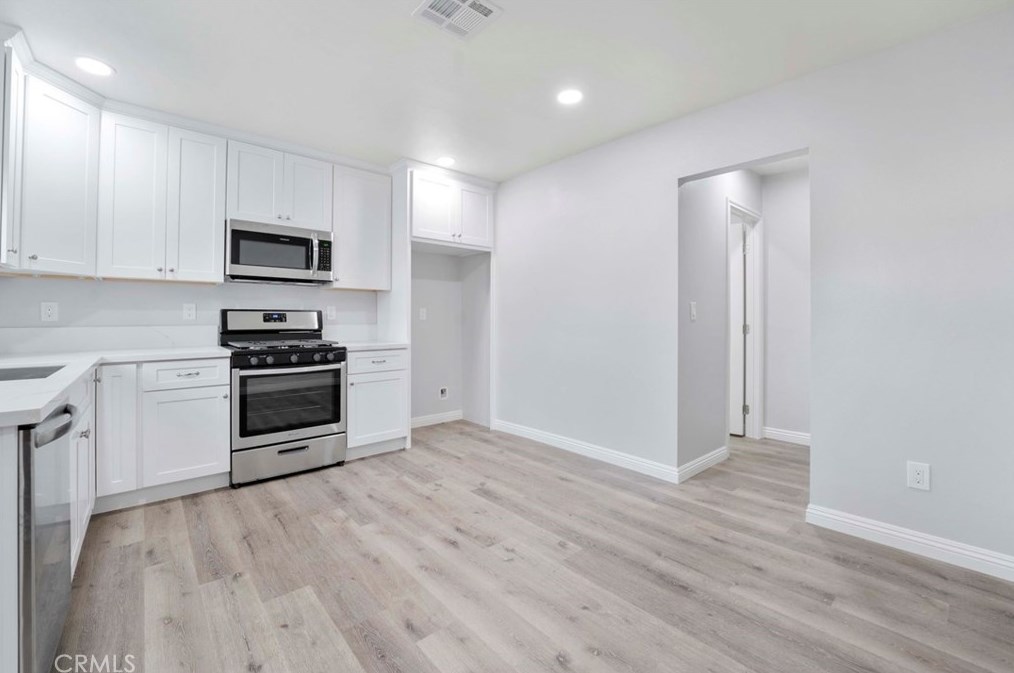 12112 Mckinley Ave, Los Angeles CA  90011-5408 exterior