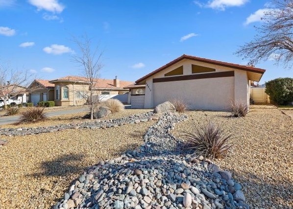 26515 Bluewater Rd, Helendale, CA 92342