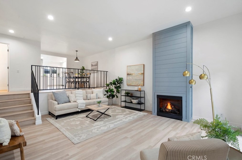 1155 11th St #2, Manhattan Beach, CA 90266
