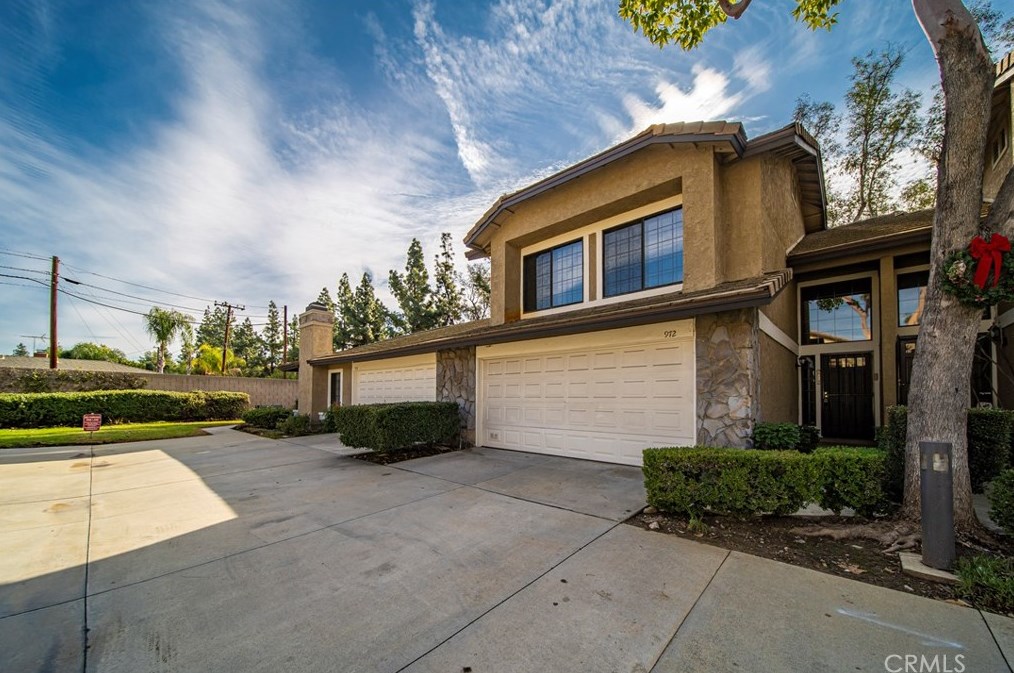 972 Sandstone Dr, Glendora, CA 91740