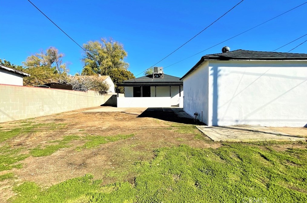9967 Vena Ave, Los Angeles CA  91331-4548 exterior