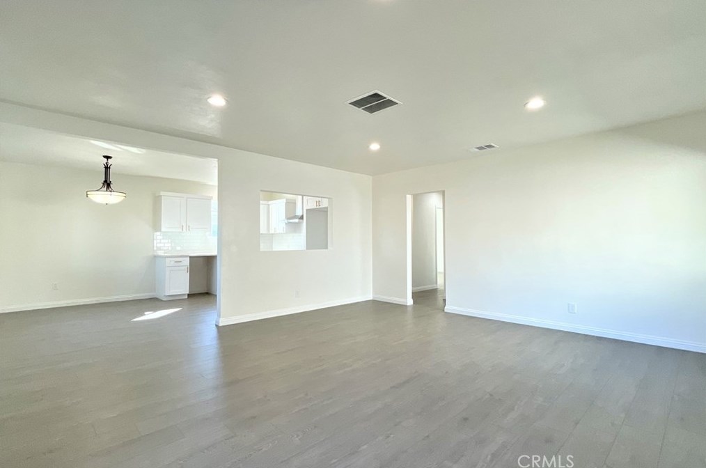 9967 Vena Ave, Los Angeles CA  91331-4548 exterior