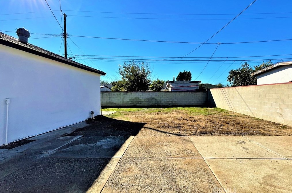 9967 Vena Ave, Los Angeles CA  91331-4548 exterior