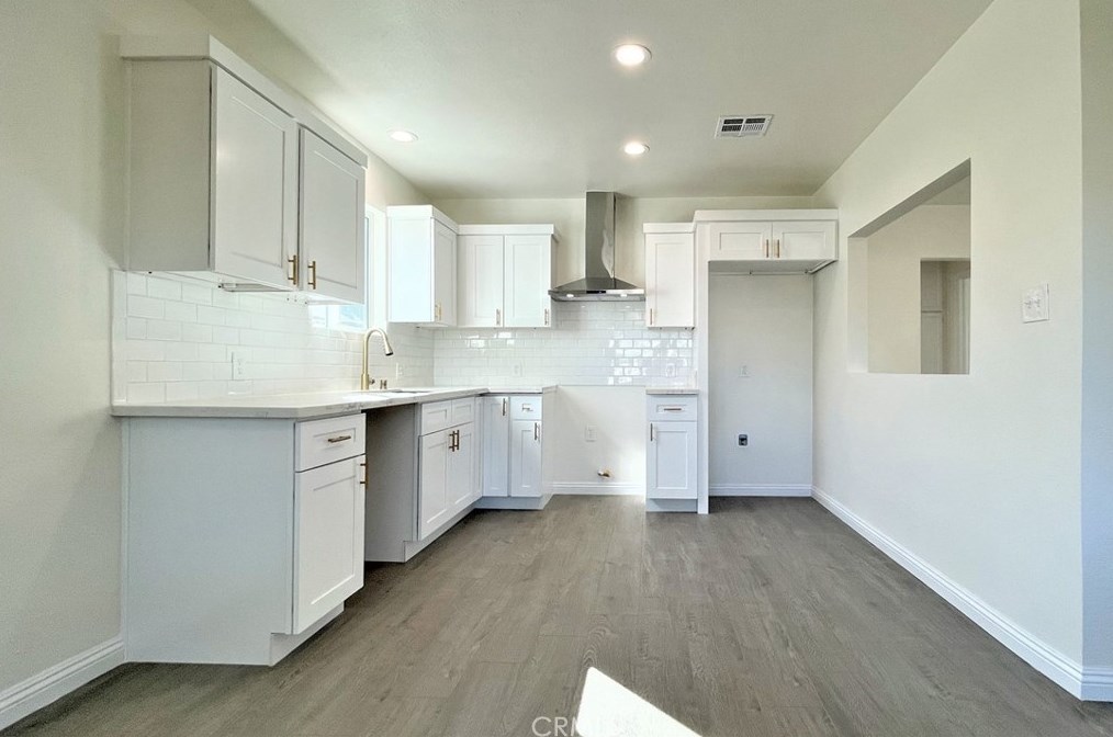 9967 Vena Ave, Los Angeles CA  91331-4548 exterior