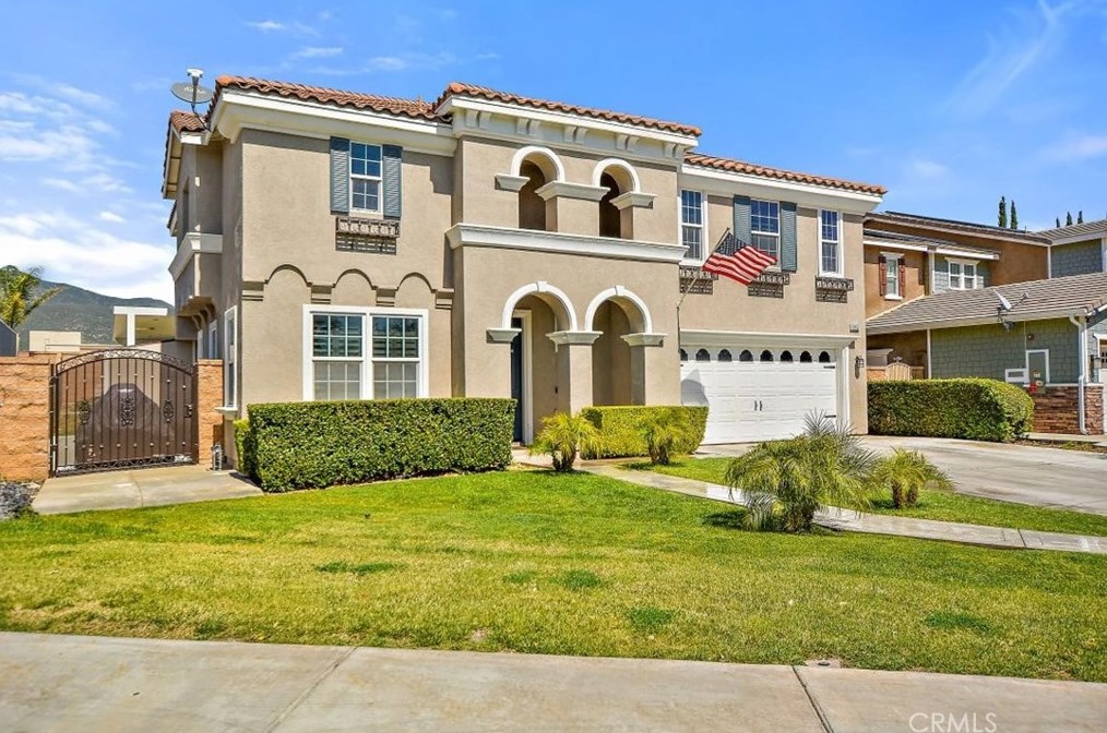 5952 Mount Lewis Ln, Fontana, CA 92336-4571