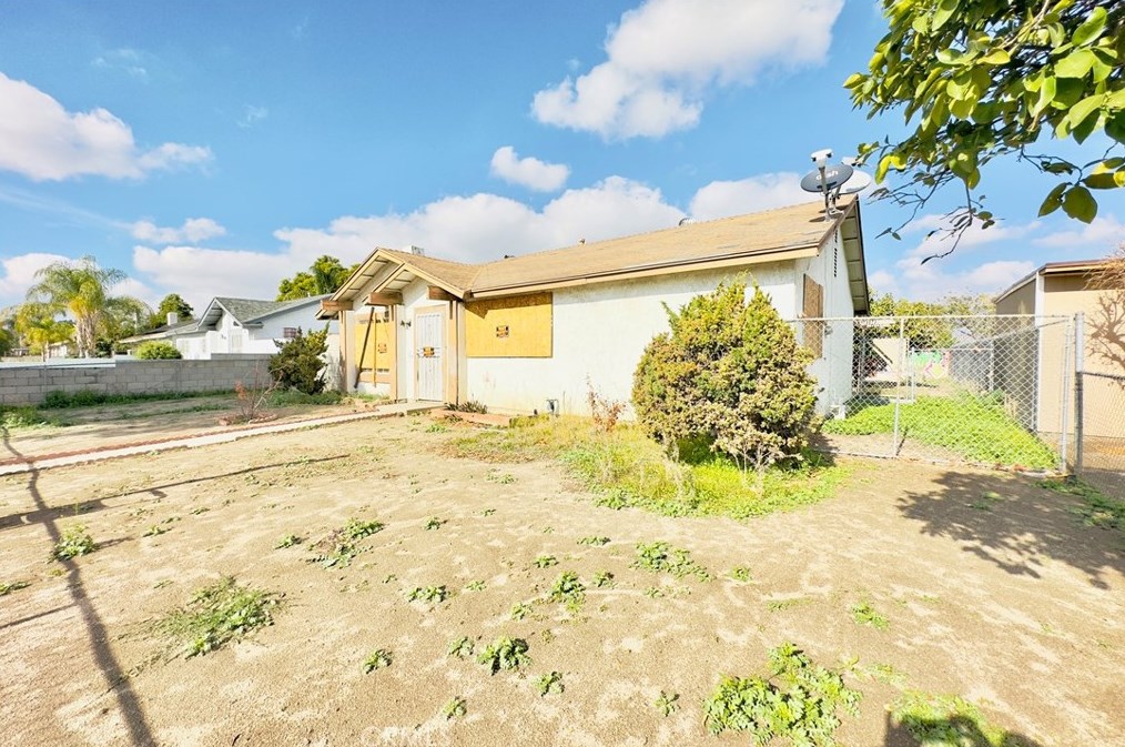 2112 W Mill St, San Bernardino, CA 92410
