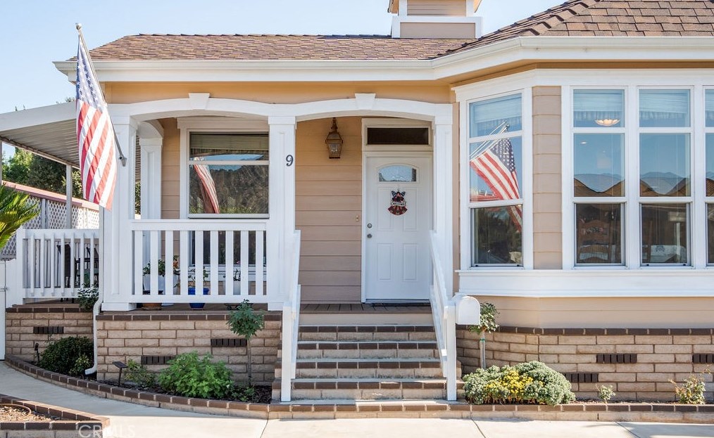 208 S Barranca Ave #9, Glendora, CA 91741