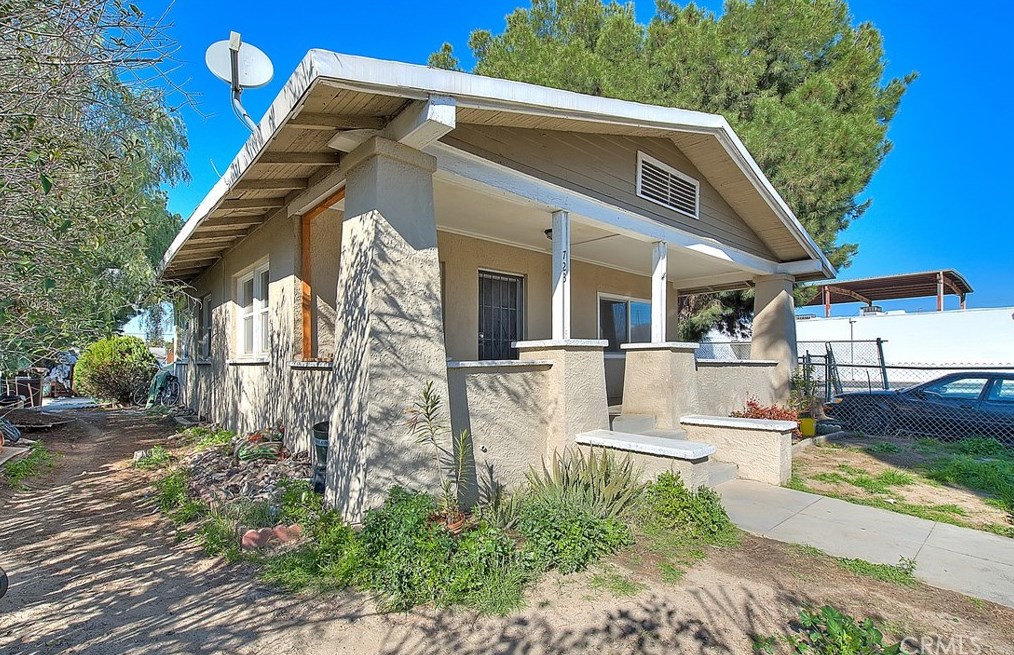 723 Colton Ave, Colton, CA 92324