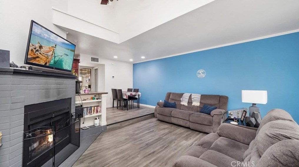 922 W Arrow #e, Upland, CA 91786