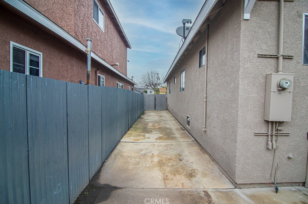 2682 Carleton Ave, Los Angeles CA  90065-1109 exterior