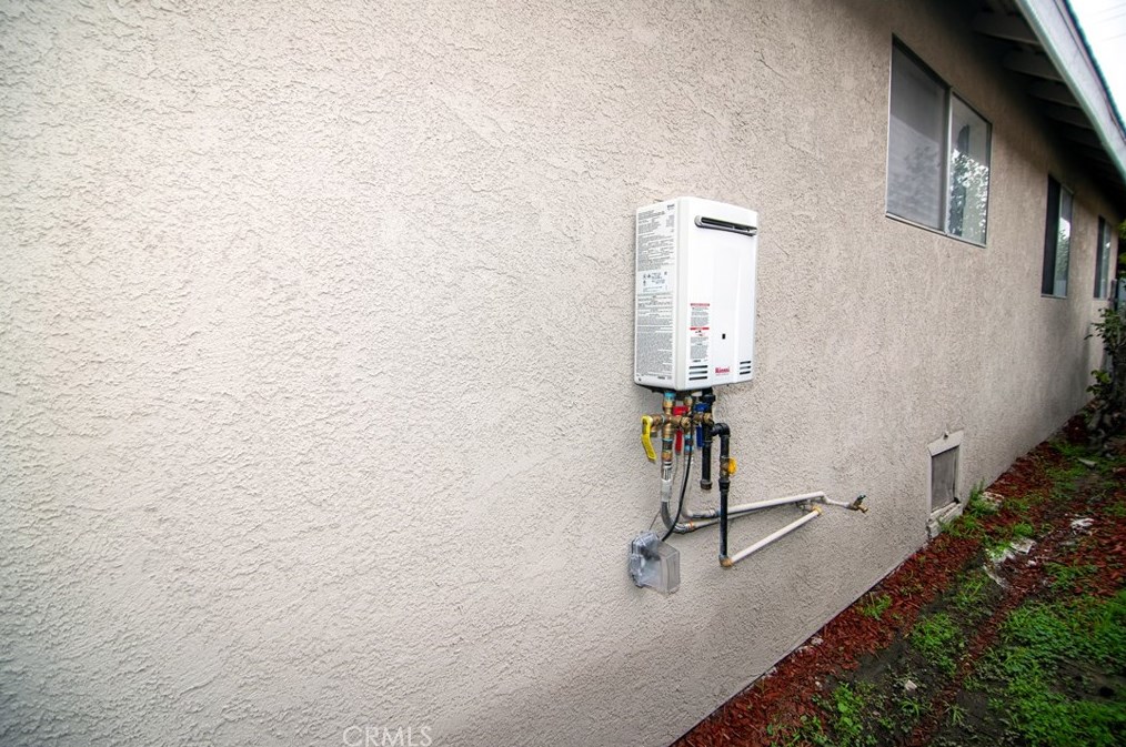 2682 Carleton Ave, Los Angeles CA  90065-1109 exterior