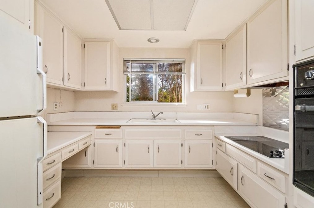712 Avenida Majorca, Laguna Beach, CA 92637-4401