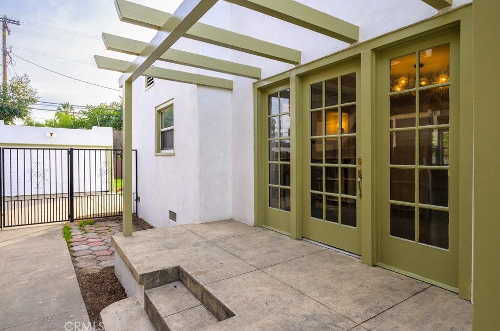 412 Columbia Ave, Pomona CA  91767-4026 exterior