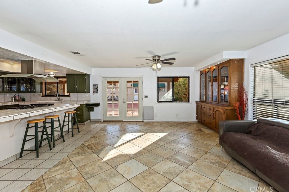 17991 Palm Dr, Hesperia CA  92345-6952 exterior