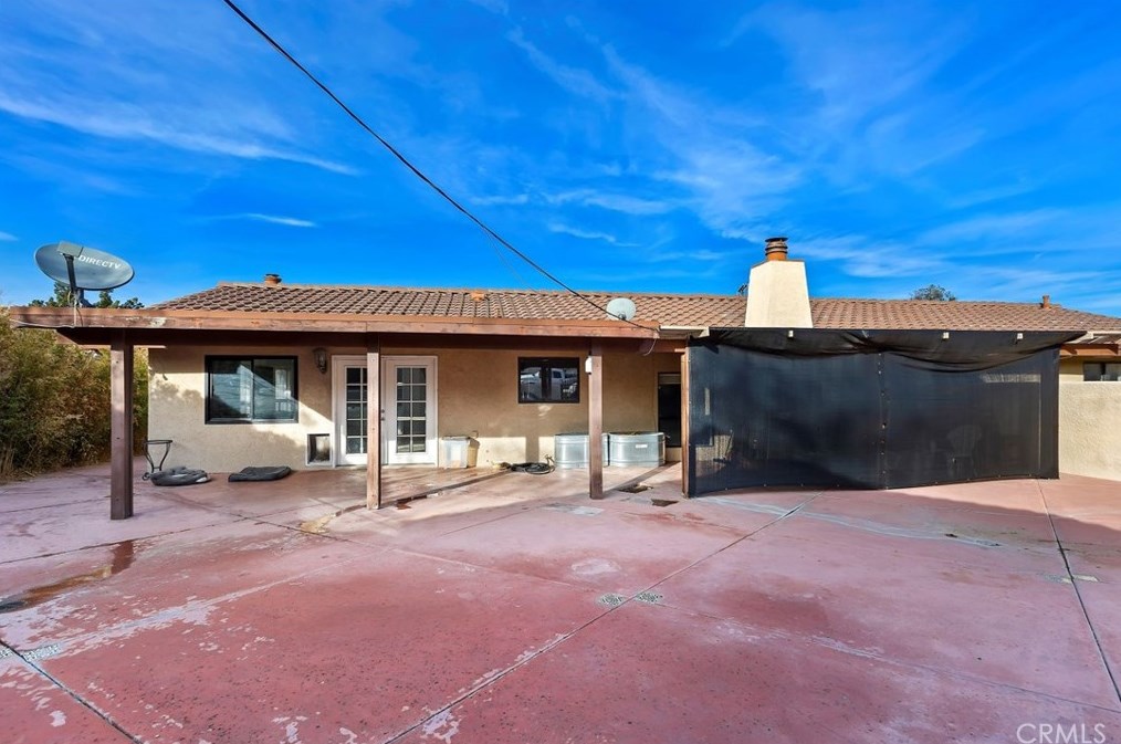 17991 Palm Dr, Hesperia CA  92345-6952 exterior